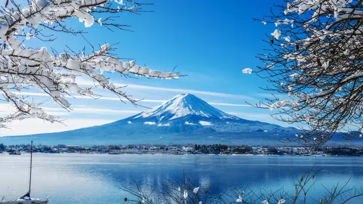 Lake Kawaguchi-ko,Mount Fuji with snow, Japan