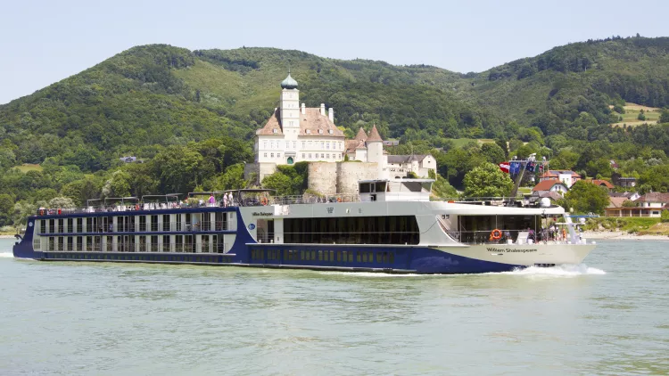 Exterior shot of the William Shakespeare sailing along the Danube