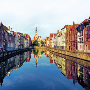 Spiegelrei in Bruges in the early morning, Belgium