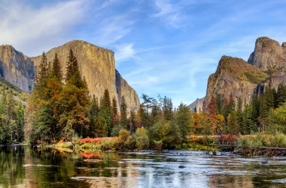 View of cliffs, trees and water in Yosemite National Park, California, USA