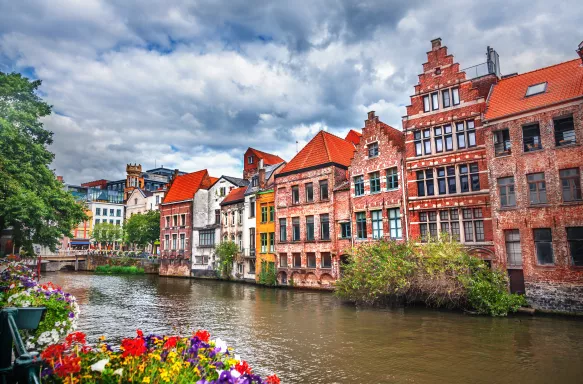 Quirky buildings on the edge of the canal in Brugges, Belgium