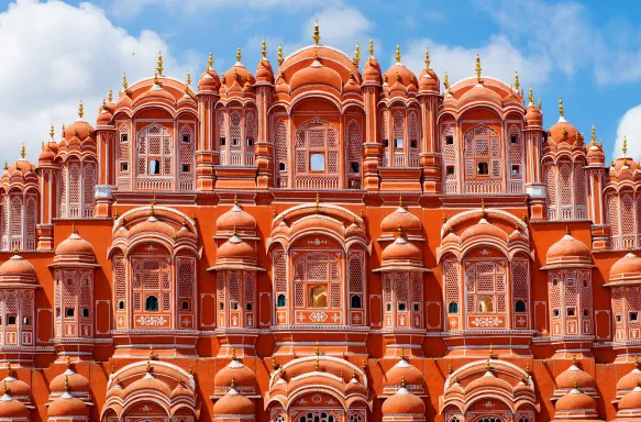 Exterior of Hawa Mahal palace, The Palace of the Winds in Jaipur, Rajasthan, India