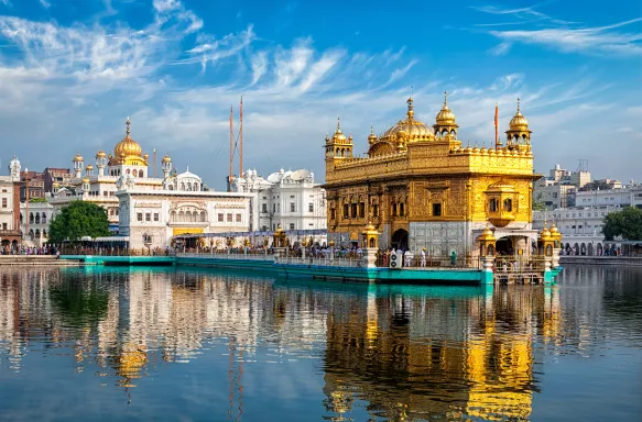 Sikh gurdwara Golden Temple, 'Harmandir Sahib' and water tank in Amritsar, Punjab, India